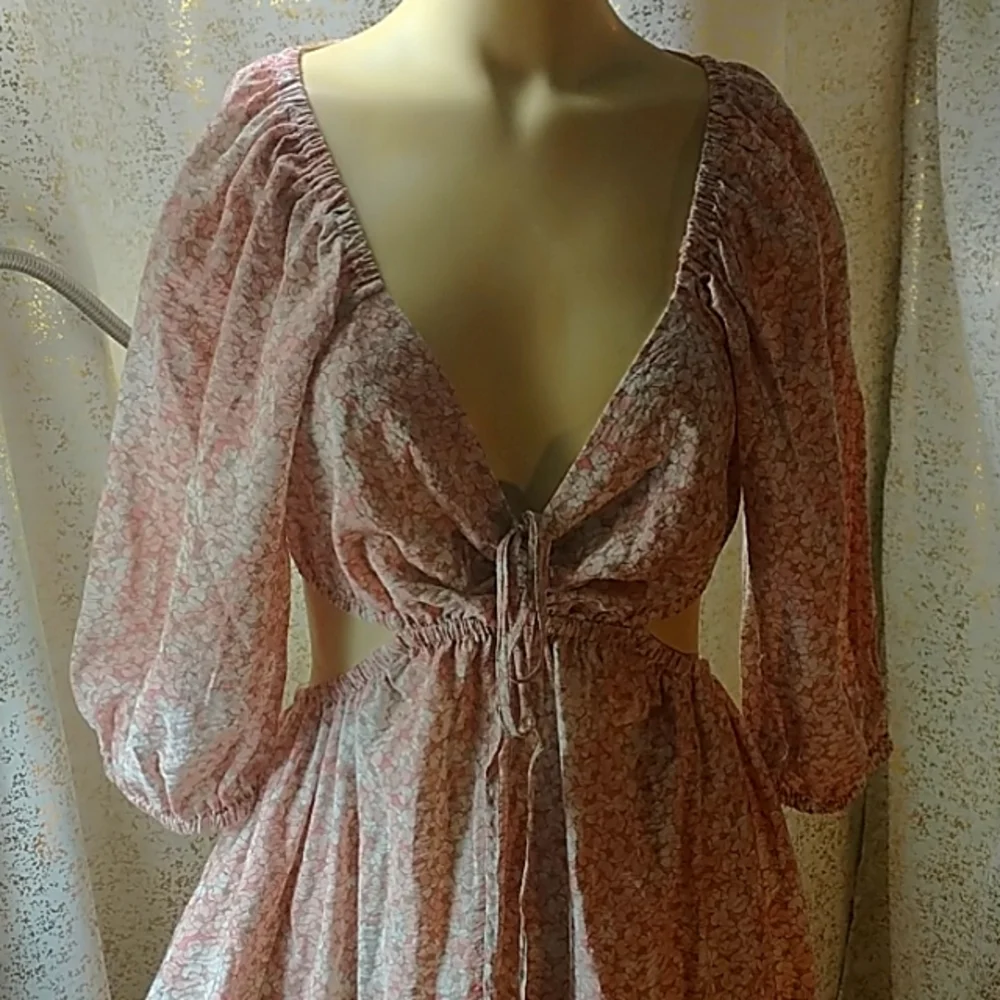 Balloon Sleeves, Open Midriff Midi - Picture 2 of 10
